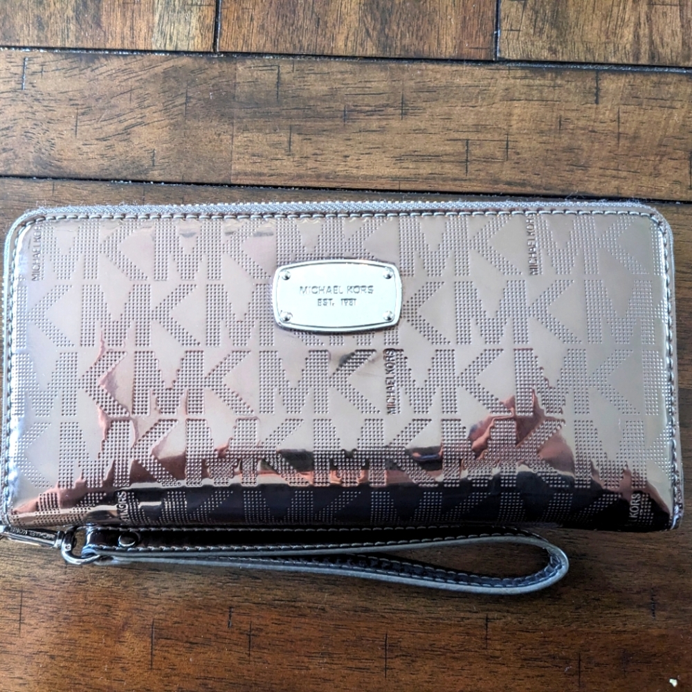 Michael Kors Jet Set Continental Wallet